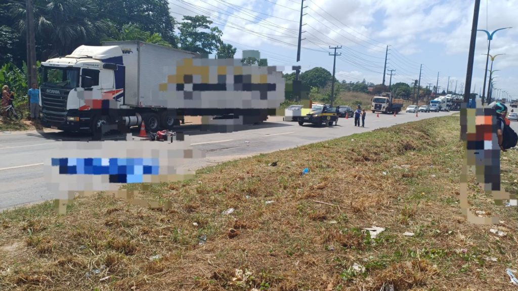 VÍDEO: Duas pessoas morrem em colisão entre caminhão e motocicleta na BR-135