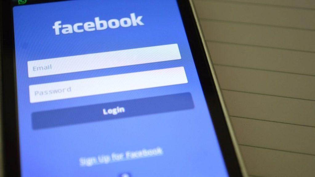 Justiça do MA condena Facebook a restituir usuária por anúncio falso