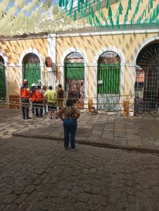 Teto de uma loja desaba na área externa do Mercado das Tulhas