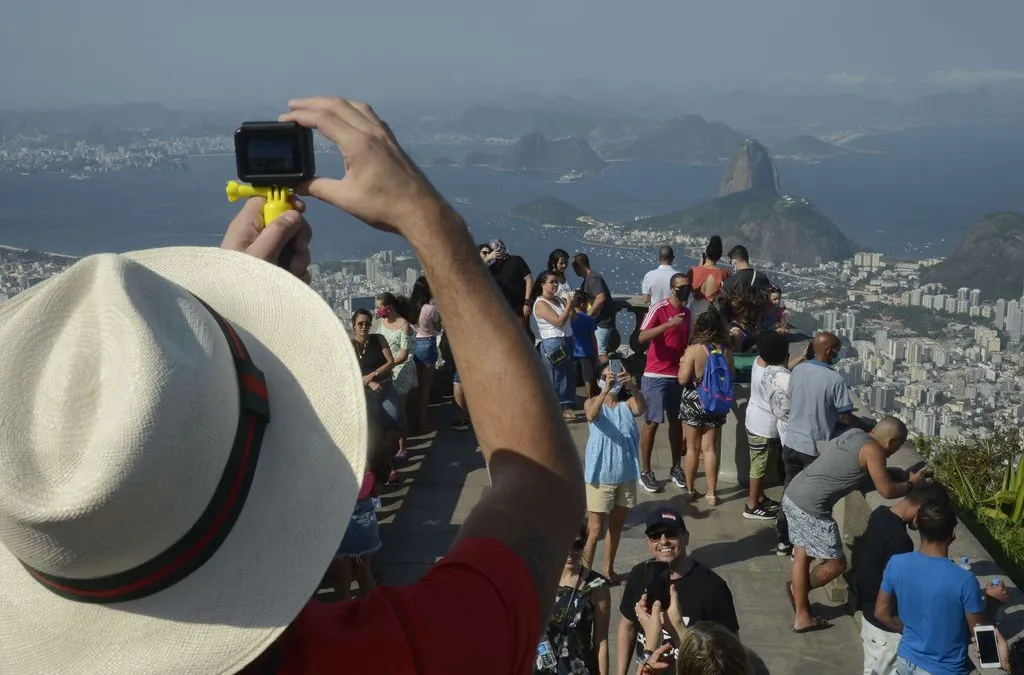 Mais de 6 milhões de viajantes internacionais estiveram no Brasil em 2024.