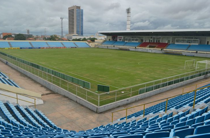 Foragido da justiça é preso assistindo jogo no Estádio Frei Epifânio