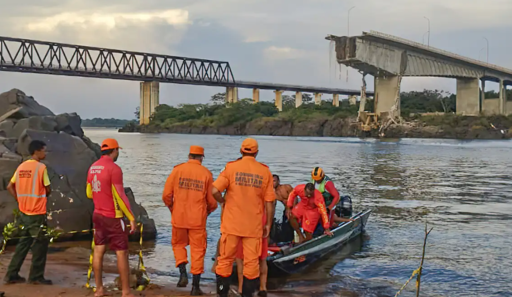 Marinha usa drones aéreos e embarcações na busca por desaparecidos