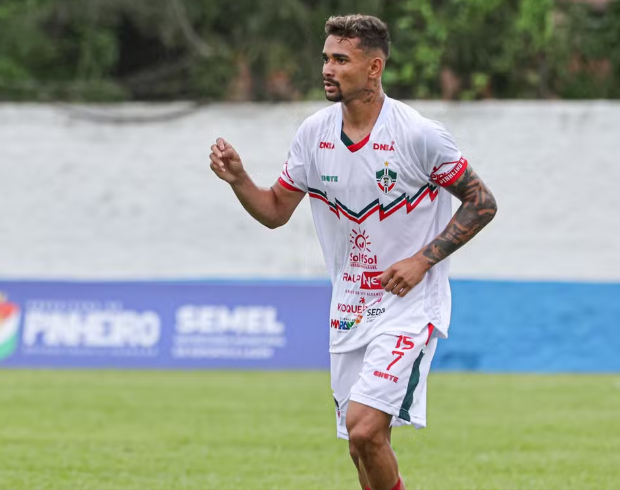 Pinheiro anuncia saída de atleta para o futebol português