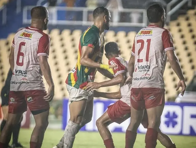 Sampaio perde para a Juazeirense e se complica no Nordestão