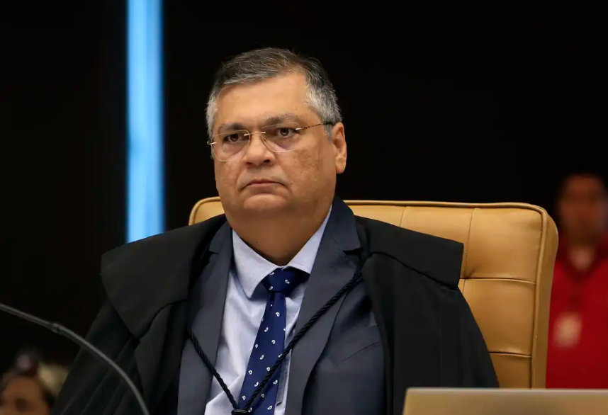 Dino manda governo apurar regularidade de emendas para eventos