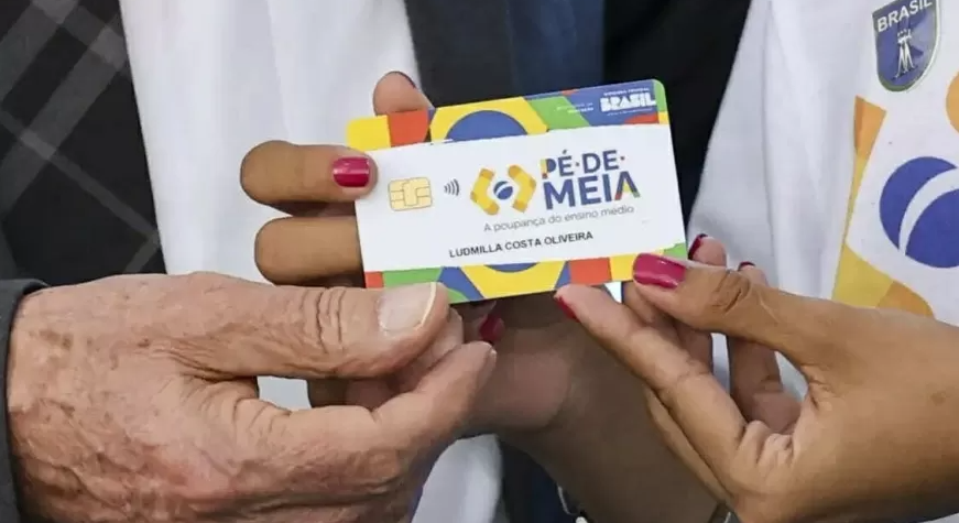 Parcela de R$ 1.000 do Pé-de-Meia começa a ser paga nesta terça (25)