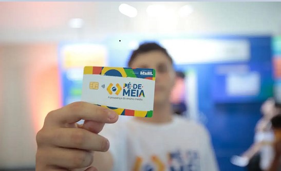 Pé-de-Meia será depositado na conta de alunos a partir de terça-feira (25)