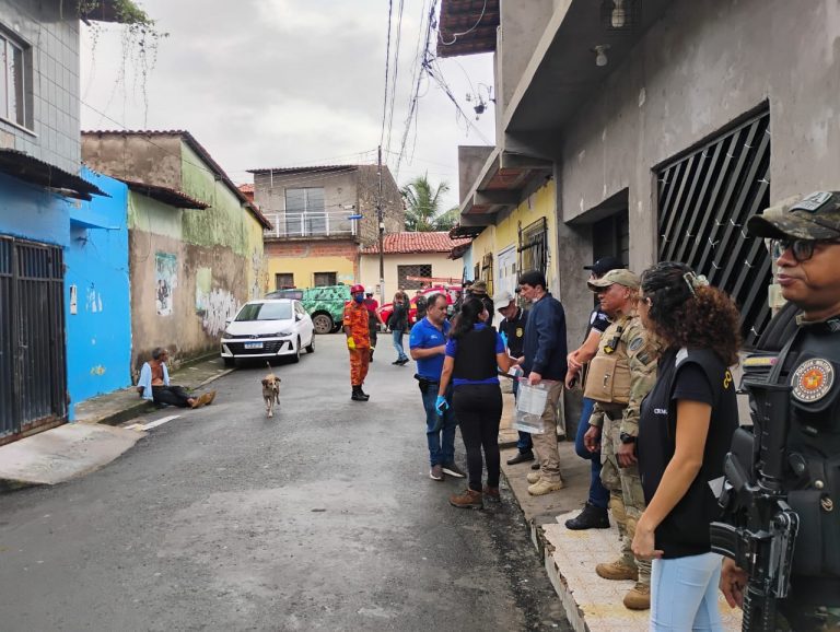 Animais são resgatados e homem é preso em São Luís