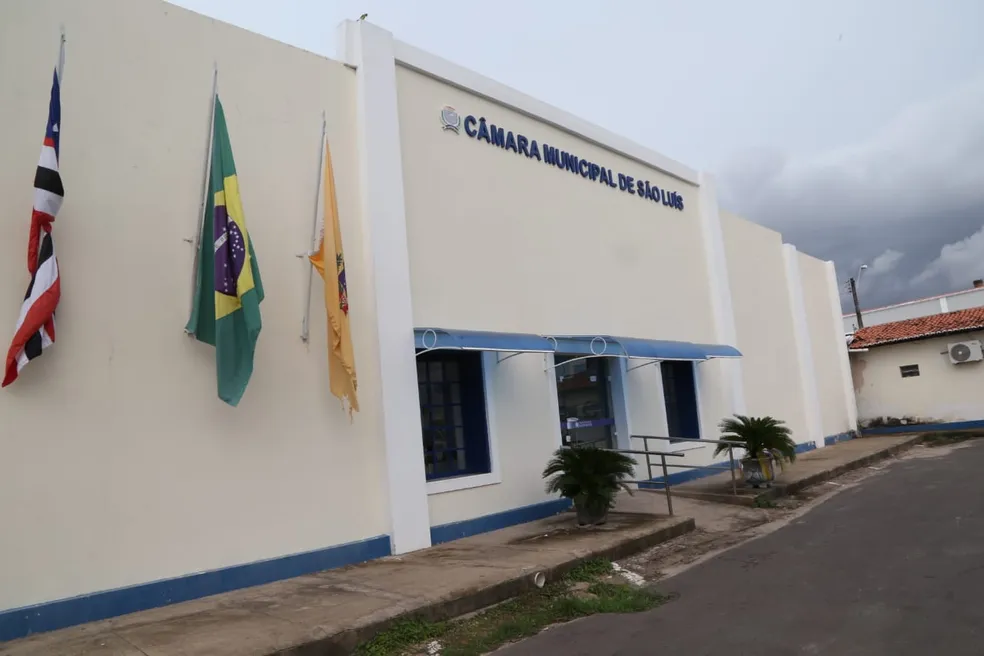 Câmara de São Luís discute aumento para professores da rede municipal