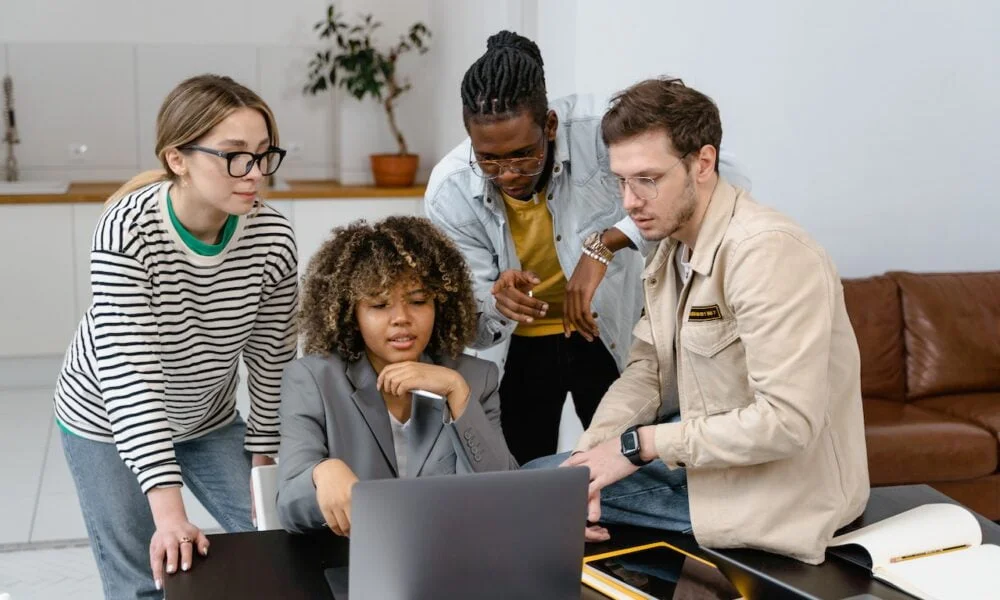 Três a cada dez jovens brasileiros querem ter o próprio negócio