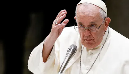Após 22 dias de internação, Vaticano atualiza estado de saúde do Papa