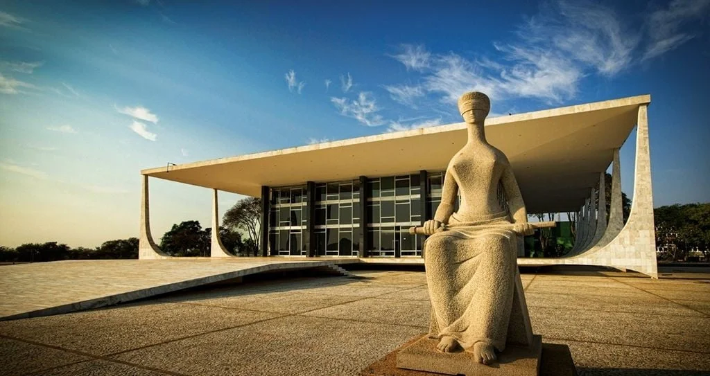 STF suspende processos sobre licitude de contratos de prestação de serviços