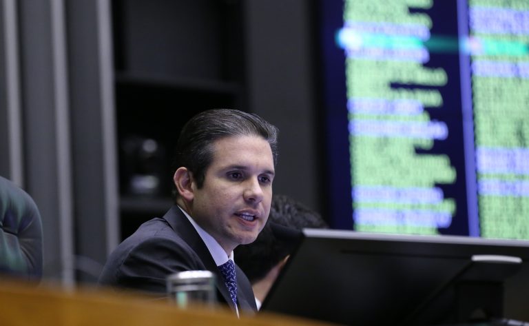 Câmara cria comissão para analisar isenção do IR para quem ganha até R$ 5 mil