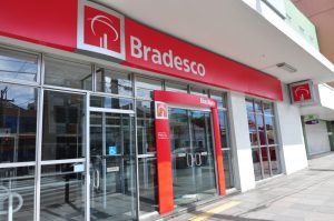Procon move ação para impedir fechamento de agências do Bradesco em 16 cidades