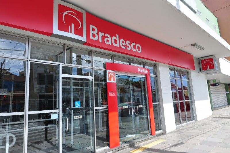 Procon move ação para impedir fechamento de agências do Bradesco em 16 cidades
