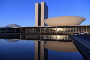 Salário da deputada Carla Zambelli é bloqueado