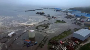 Após terremoto, tsunami avança no Pacífico