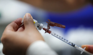 VÍDEO: Vacina meningocócica ACWY está disponível para crianças até 1 ano