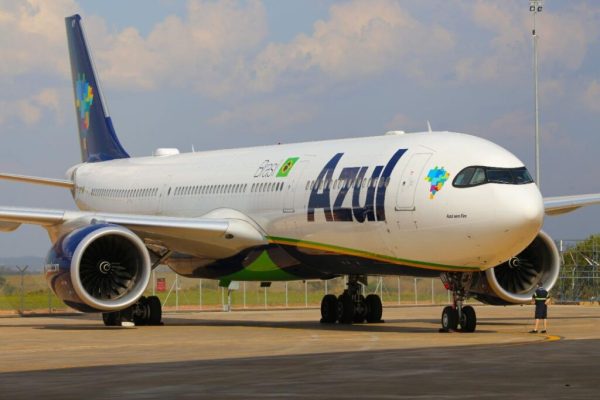 Azul cancela voos em 13 cidades e mais de 50 rotas