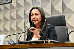 Proteção de menores nas redes será discutida na Câmara