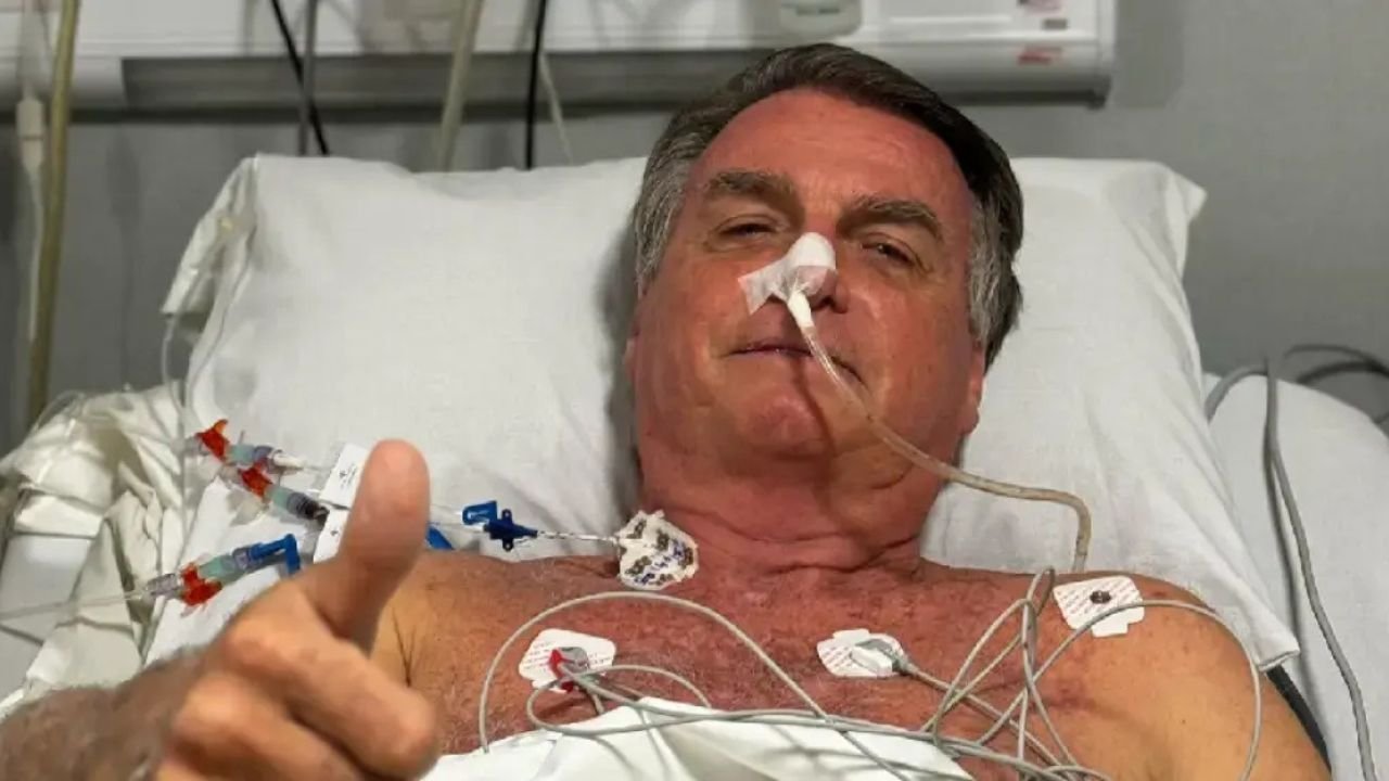 Ex-presidente do Brasil, Jair Bolsonaro, está em estado crítico e é internado com pneumonia