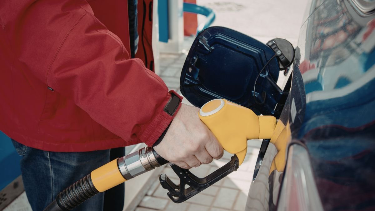 Preço Da Gasolina Dispara E Chega A R$ 9,99 Em Algumas Regiões Do Brasil