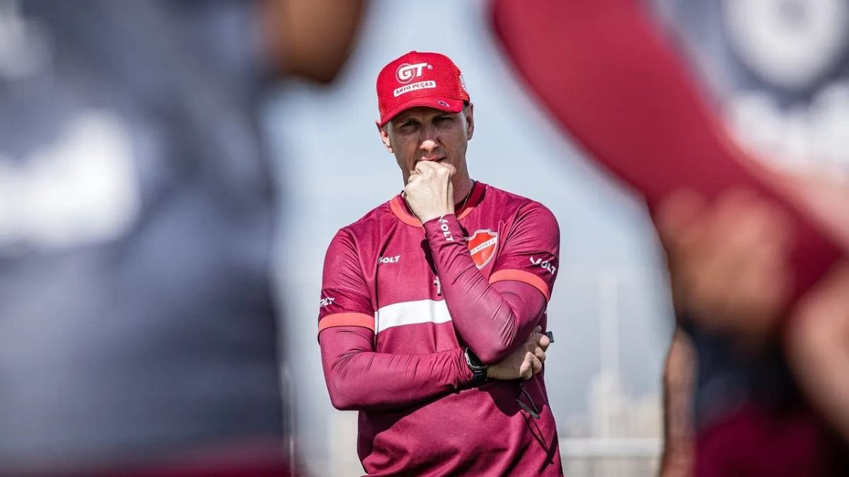 Técnico do Vila Nova comenta ansiedade na Copa do Brasil e reforça: “O importante é garantir a classificação”
