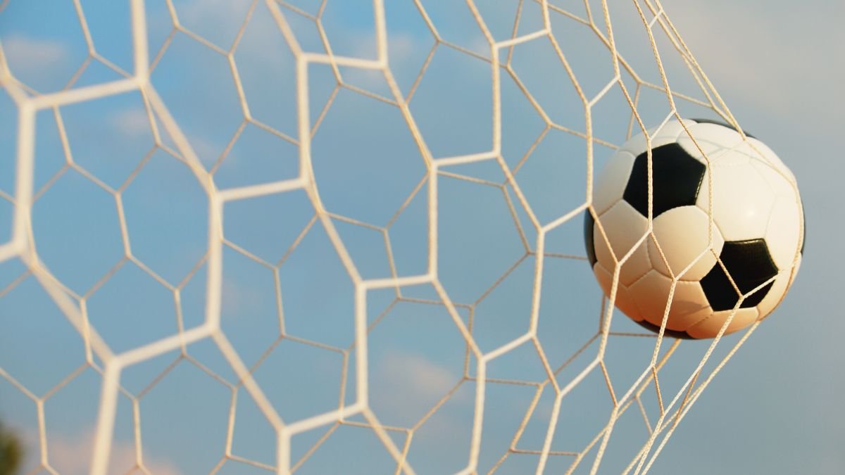 São Paulo FC vence Chapecoense na estreia de Roger Machado e assume liderança do Brasileirão