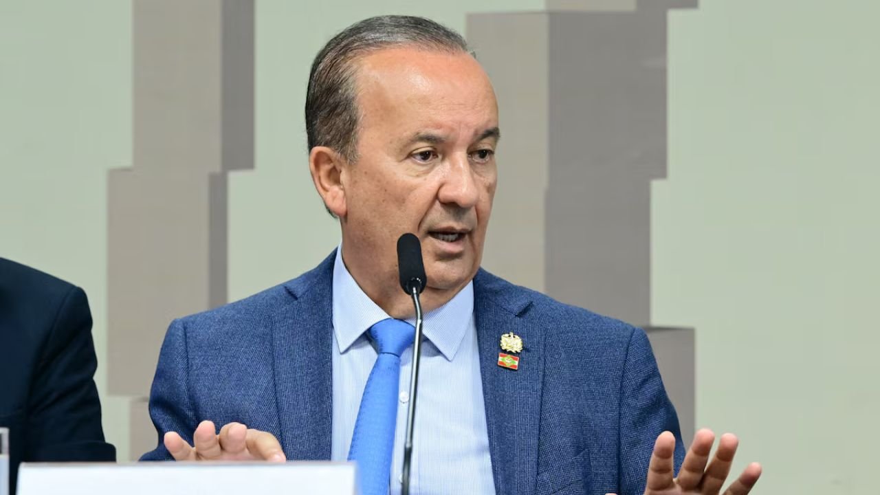 Após decisão do STF, Jorginho Mello critica suspensão da lei que encerrou cotas raciais em SC