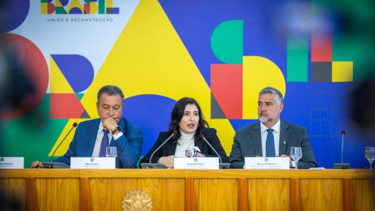 Brasil Planeja Reforçar Regras Fiscais e Limitar Gastos Públicos a Partir de 2027