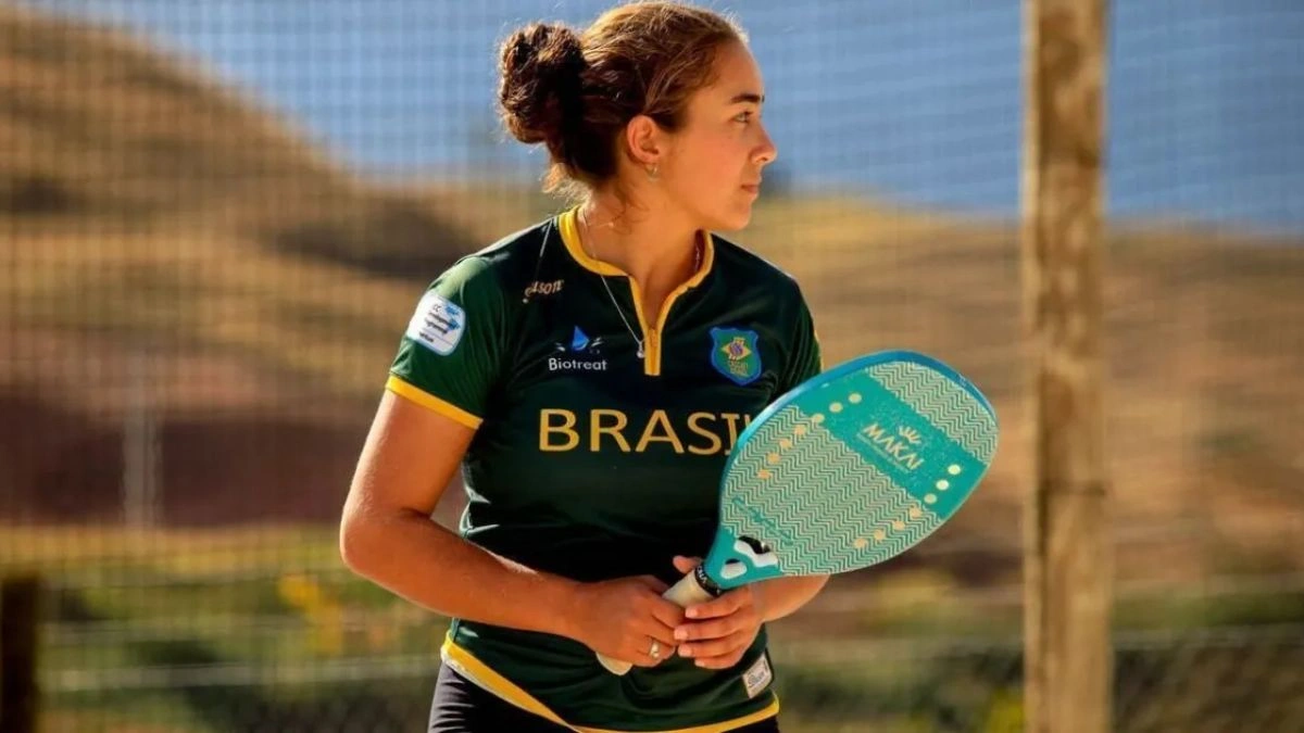 Brasileira Laura Cardoso Faz História no T20I com Recorde Mundial de Wickets