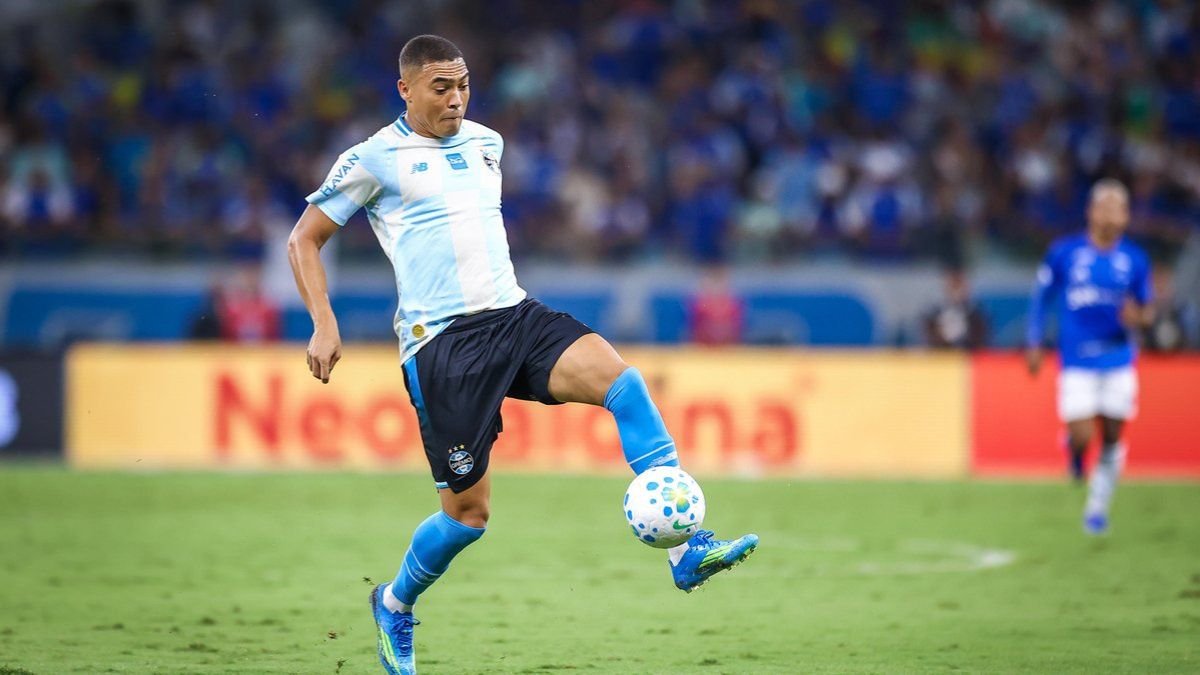 Carlos Vinicius Sai em Defesa de Luis Castro e Critica Cultura de Demissões no Futebol Brasileiro