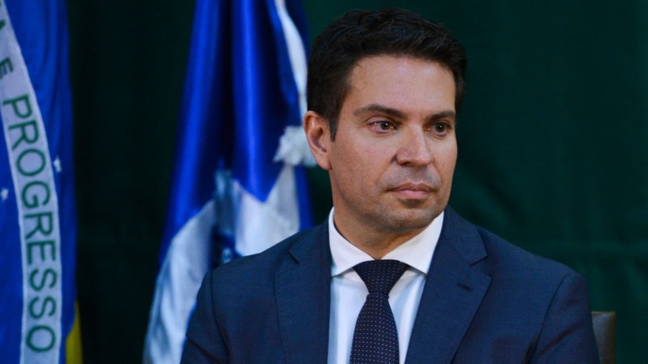 ICE dos EUA prende ex-chefe da inteligência brasileira Alexandre Ramagem
