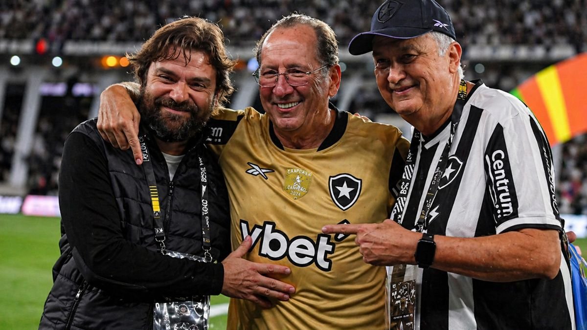 SAF Botafogo pede reconsideração sobre afastamento de John Textor