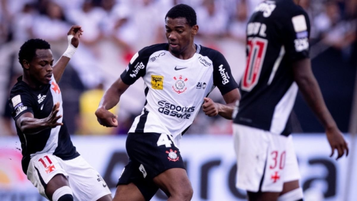 Corinthians é condenado pelo STJD e André Luiz recebe suspensão após lance violento