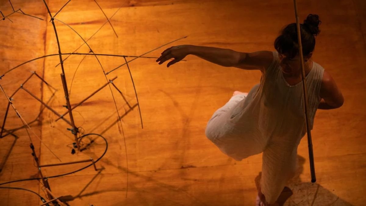 “Peças Sonoras” Chega a Tiradentes com Espetáculo Gratuito de Dança, Música e Objetos Sonoros