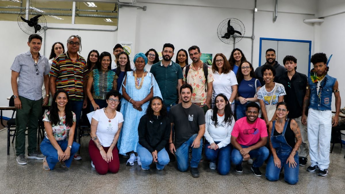 Saberes Ancestrais na UFOP - Livro sobre Rainha Conga Aproxima Academia e Tradição
